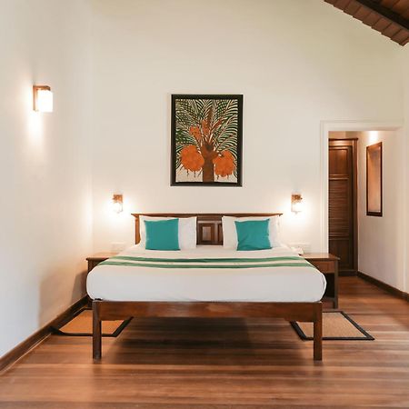 Hibiscus Beach Hotel & Villas Калутара Екстер'єр фото