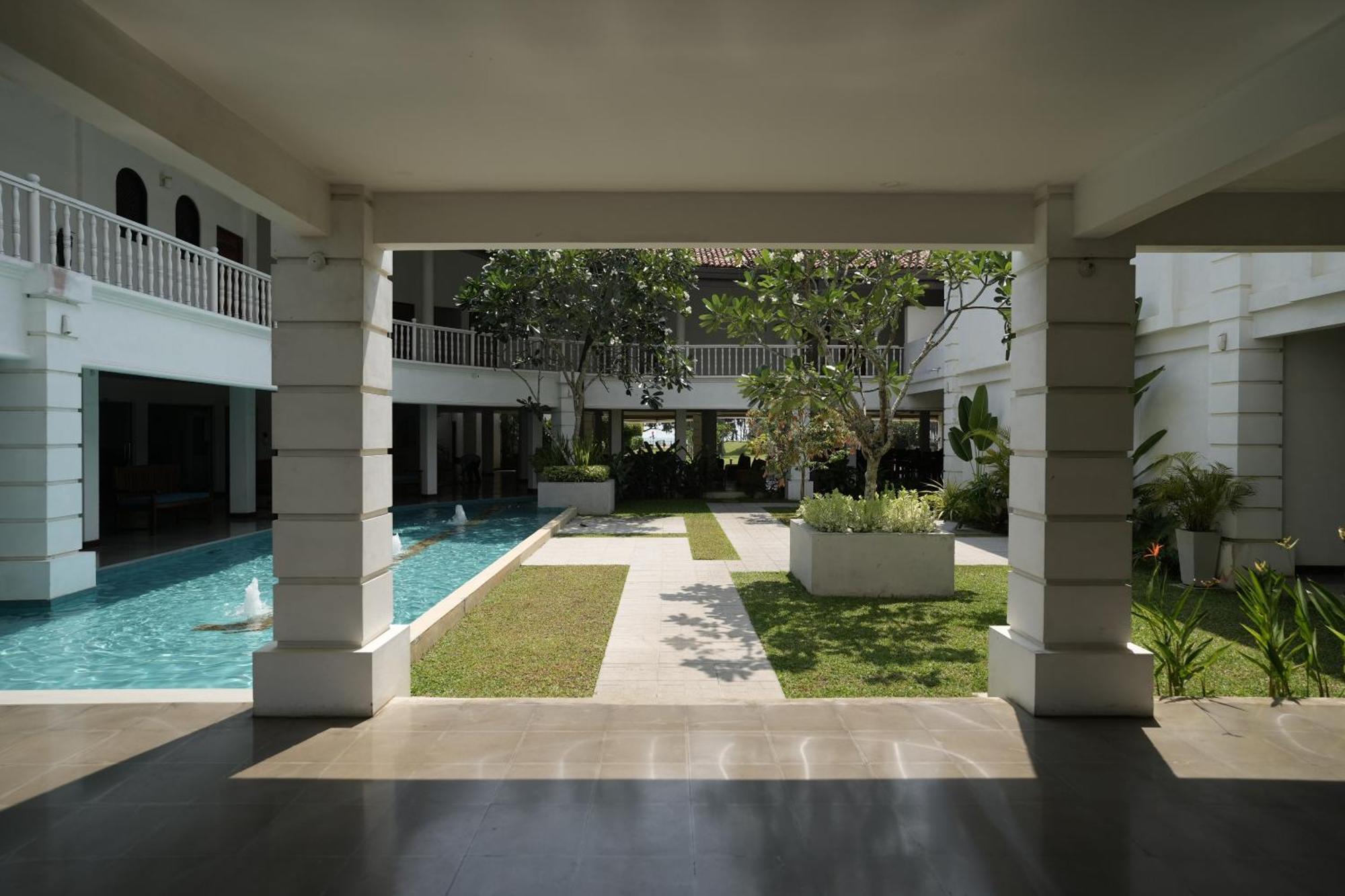 Hibiscus Beach Hotel & Villas Калутара Екстер'єр фото