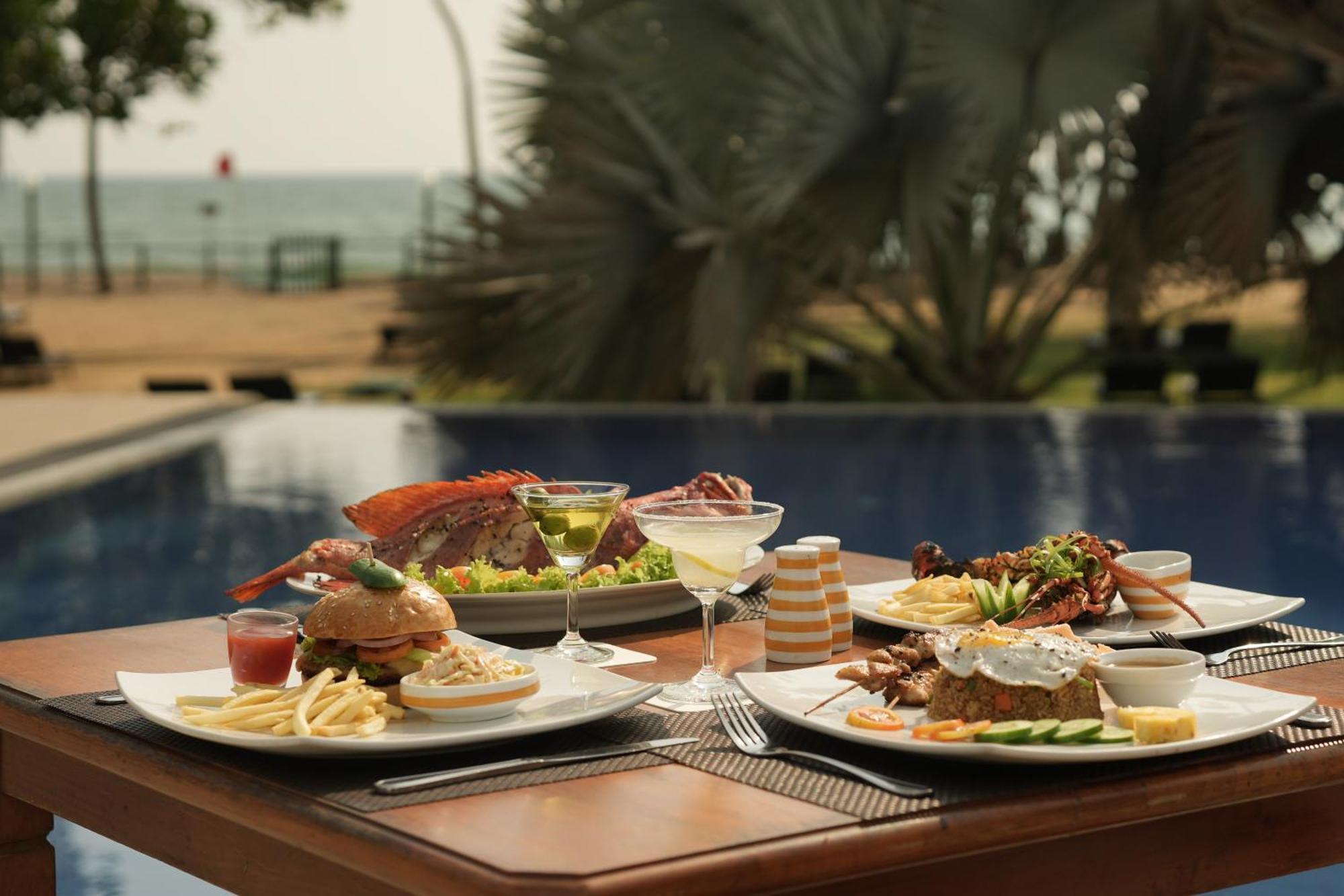 Hibiscus Beach Hotel & Villas Калутара Екстер'єр фото