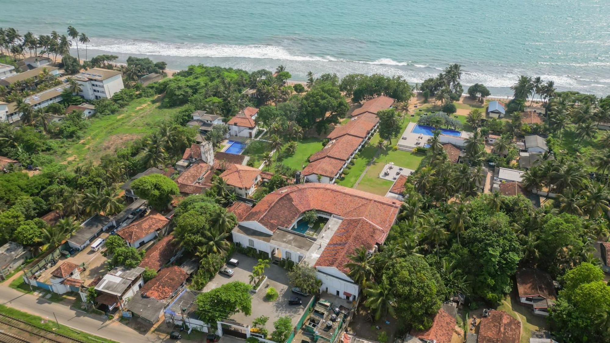 Hibiscus Beach Hotel & Villas Калутара Екстер'єр фото