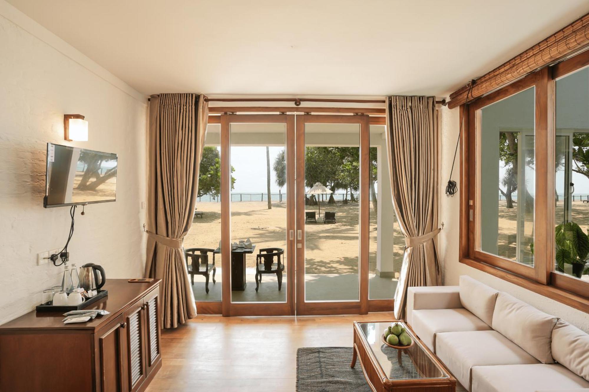 Hibiscus Beach Hotel & Villas Калутара Екстер'єр фото