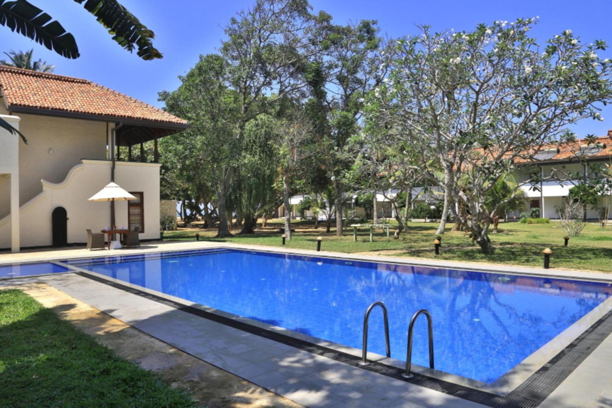 Hibiscus Beach Hotel & Villas Калутара Екстер'єр фото